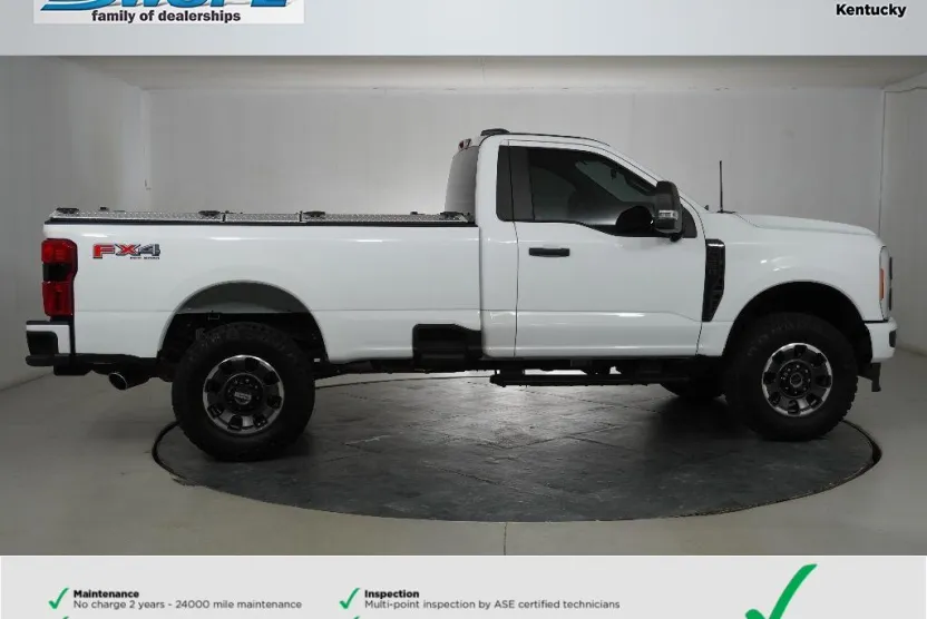 2023 Ford F-350 XL photo 1
