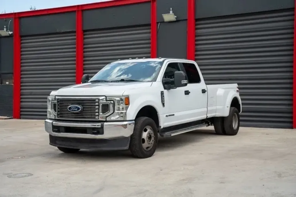 2022 Ford F-350 photo 1