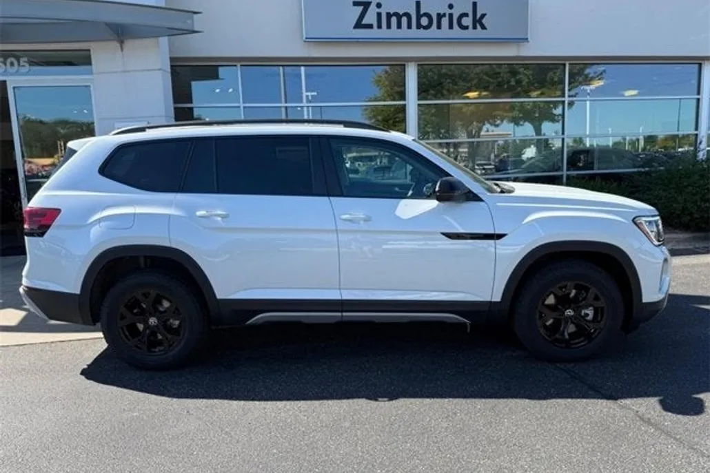 2026 Volkswagen Atlas Peak Edition SE photo 1