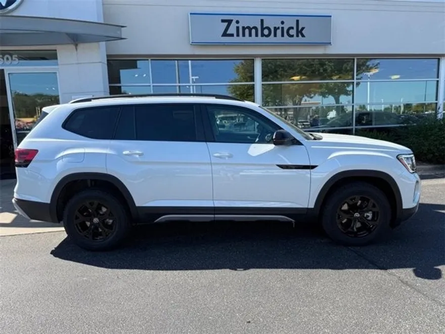 2026 Volkswagen Atlas Peak Edition SE photo 1
