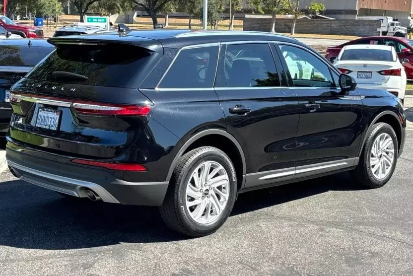 2021 Lincoln Corsair Standard photo 1