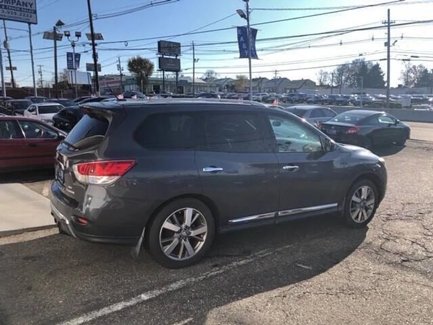 2013 Nissan Pathfinder S photo 1