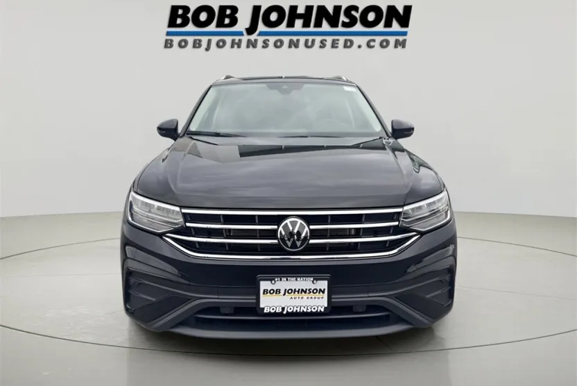 2024 Volkswagen Tiguan SE photo 1