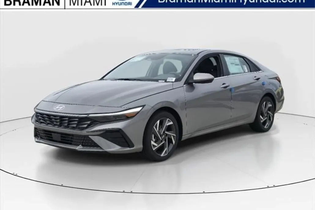 2025 Hyundai Elantra SEL Convenience photo 1