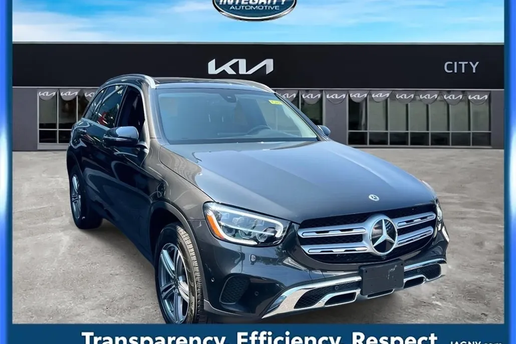 2021 Mercedes Benz GLC 300 photo 1