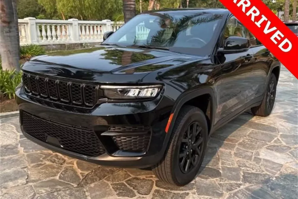 2024 Jeep Grand Cherokee Altitude photo 1