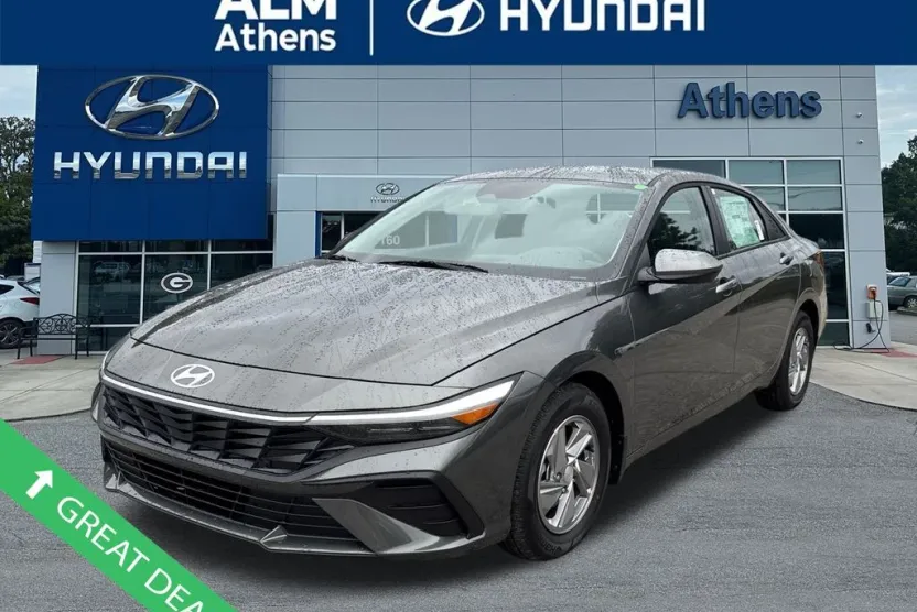 2025 Hyundai Elantra SE photo 1