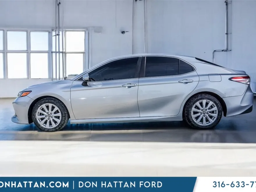 2018 Toyota Camry L photo 1