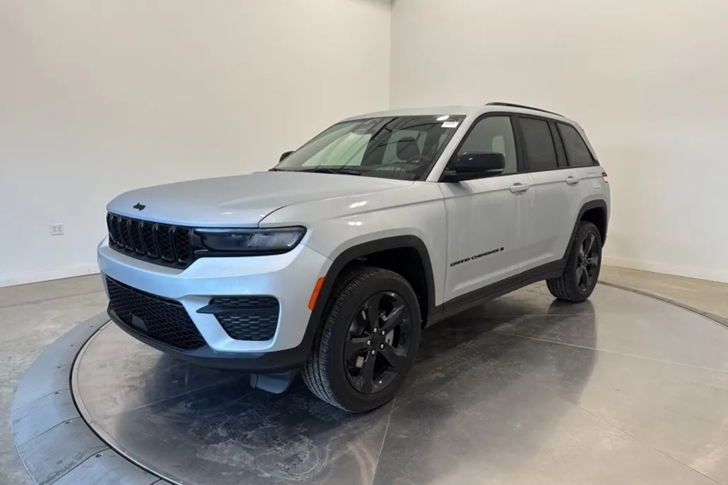 2025 Jeep Grand Cherokee Altitude Laredo X photo 1