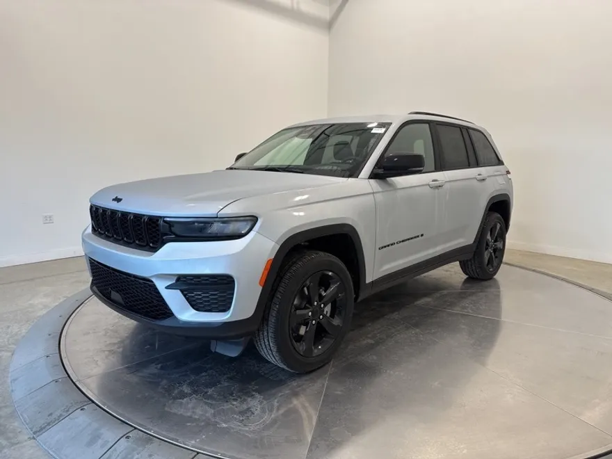 2025 Jeep Grand Cherokee Altitude Laredo X photo 1