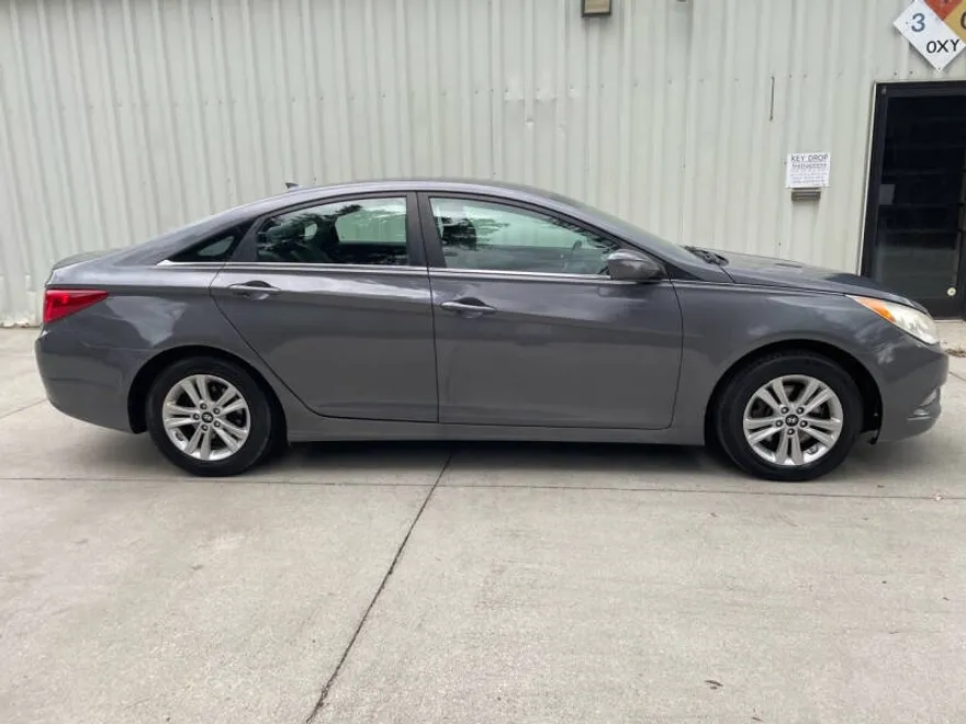 2013 Hyundai Sonata GLS photo 1