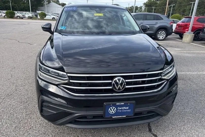 2022 Volkswagen Tiguan SE photo 1