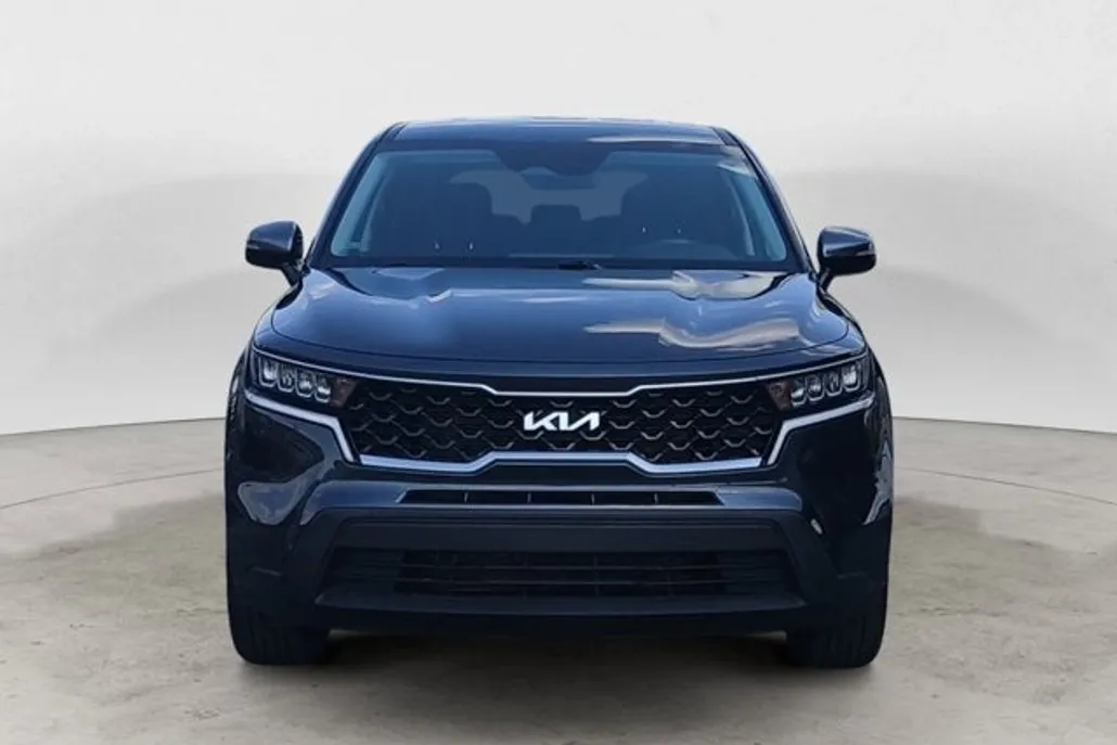 2022 Kia Sorento LX photo 1