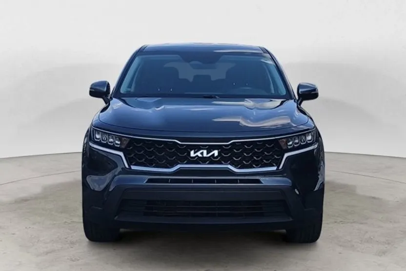 2022 Kia Sorento LX photo 1