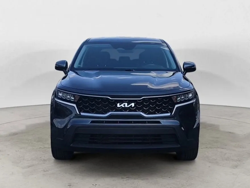 2022 Kia Sorento LX photo 1