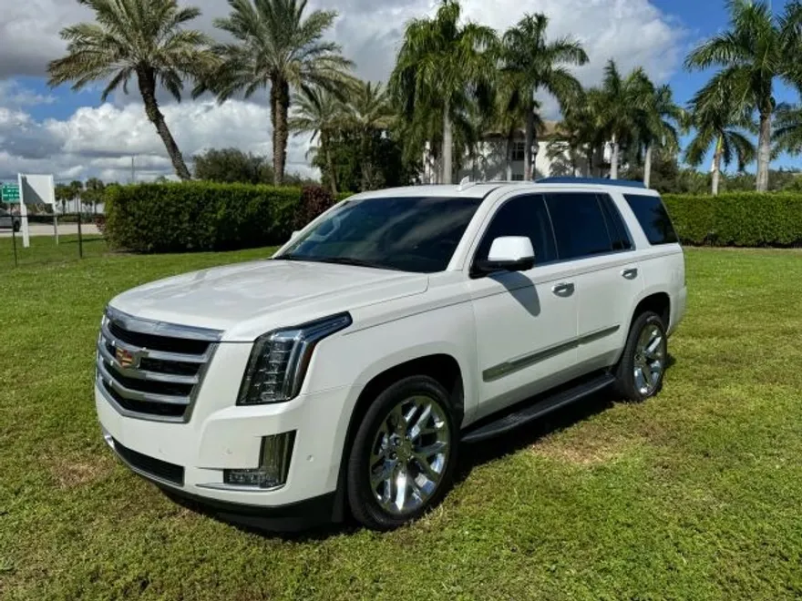 2018 Cadillac Escalade Luxury Sport photo 1