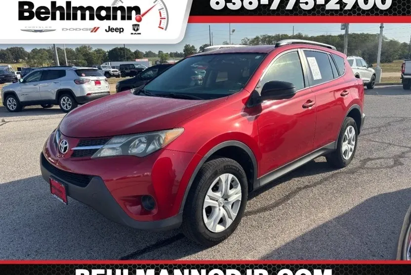 2013 Toyota RAV4 LE photo 1