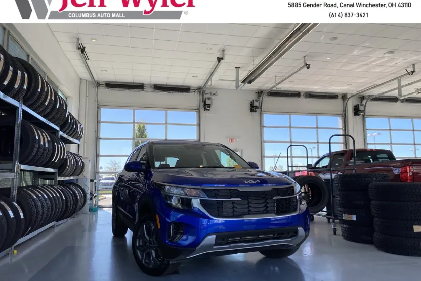2024 Kia Seltos LX photo 1