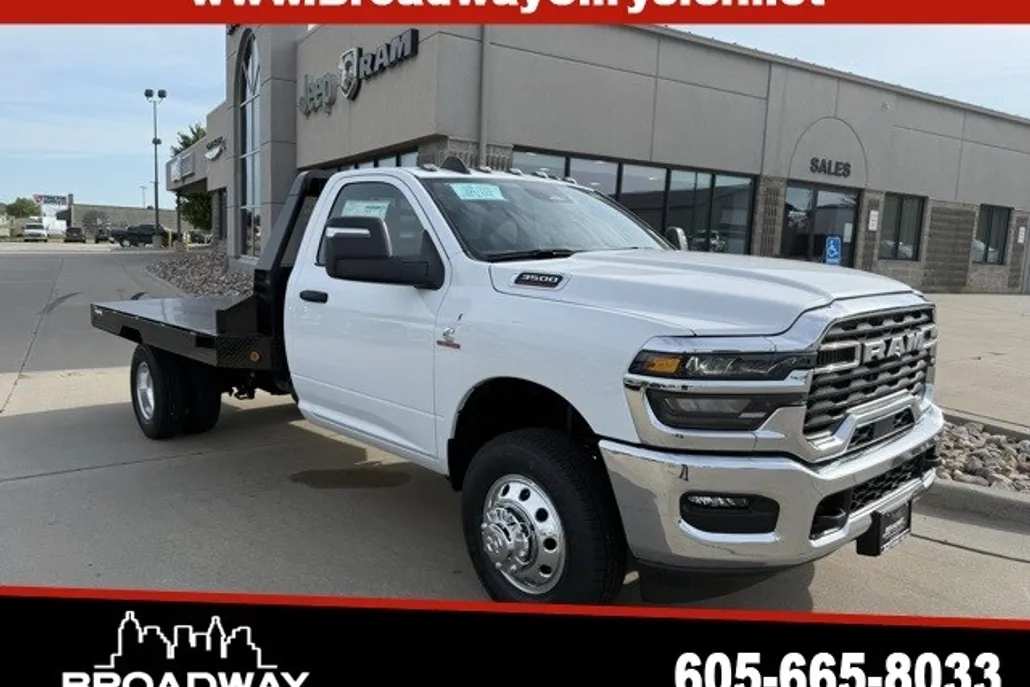 2025 Ram 3500 Tradesman photo 1
