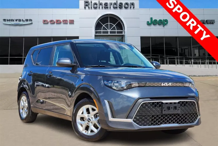 2023 Kia Soul LX S photo 1