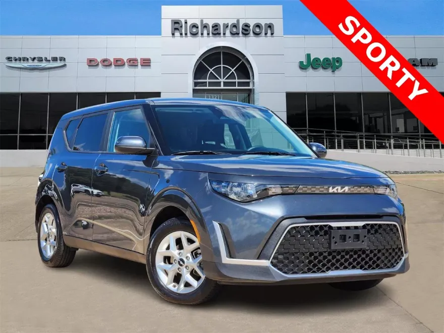 2023 Kia Soul LX S photo 1