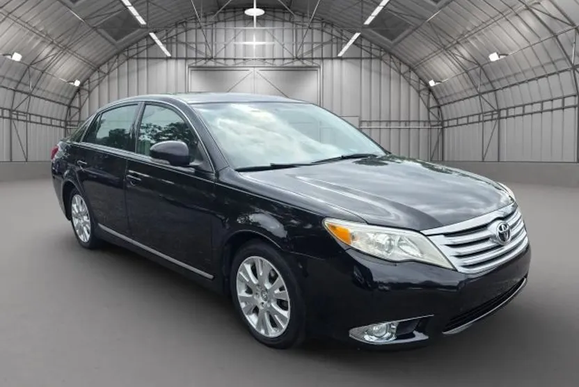 2011 Toyota Avalon Limited photo 1