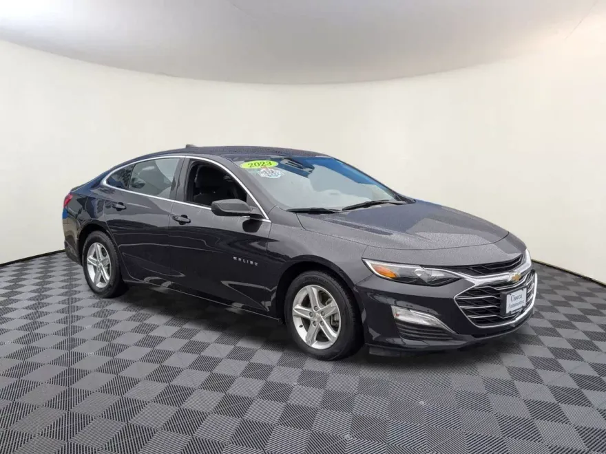 2023 Chevrolet Malibu LS photo 1