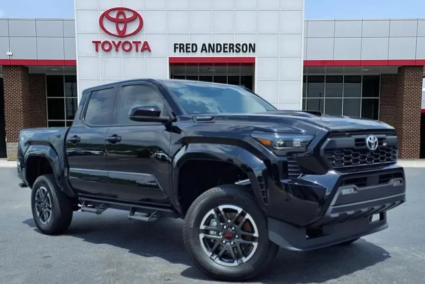 2025 Toyota Tacoma TRD Sport photo 1