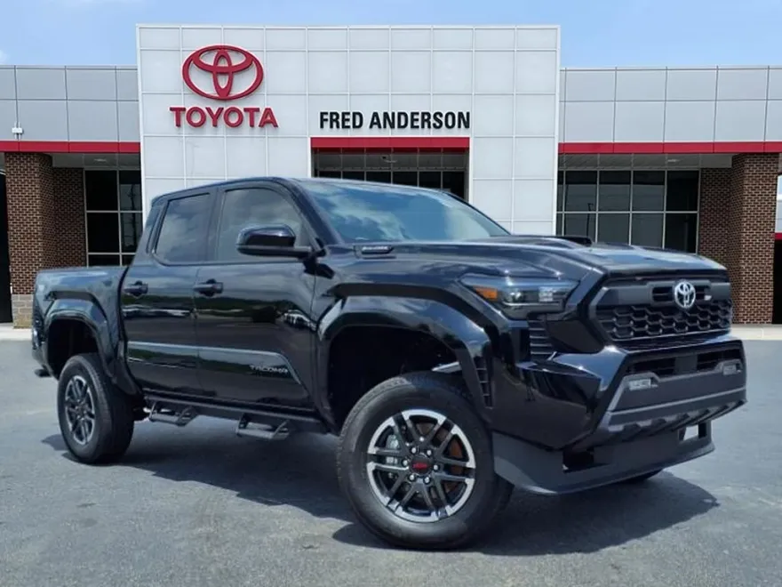 2025 Toyota Tacoma TRD Sport photo 1