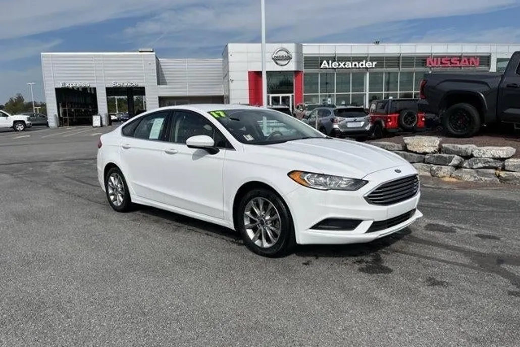 2017 Ford Fusion SE photo 1