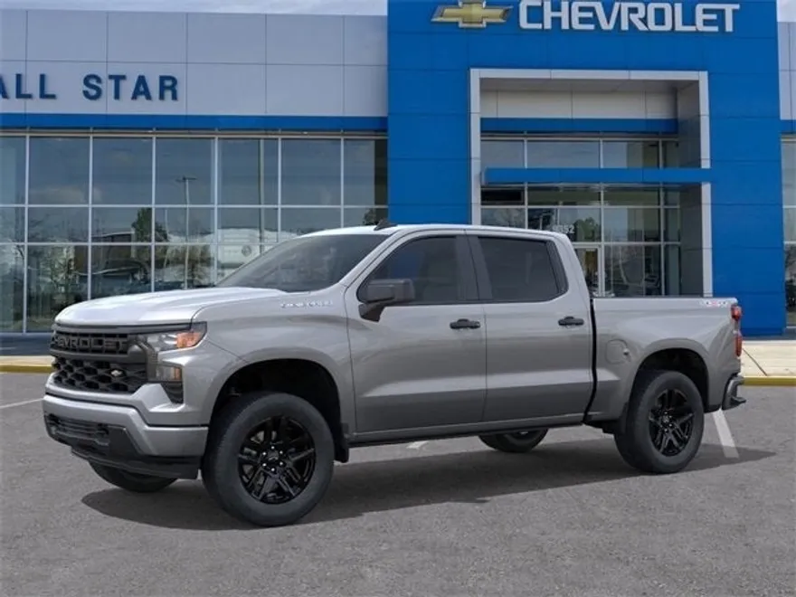 2025 Chevrolet Silverado 1500 Custom photo 1