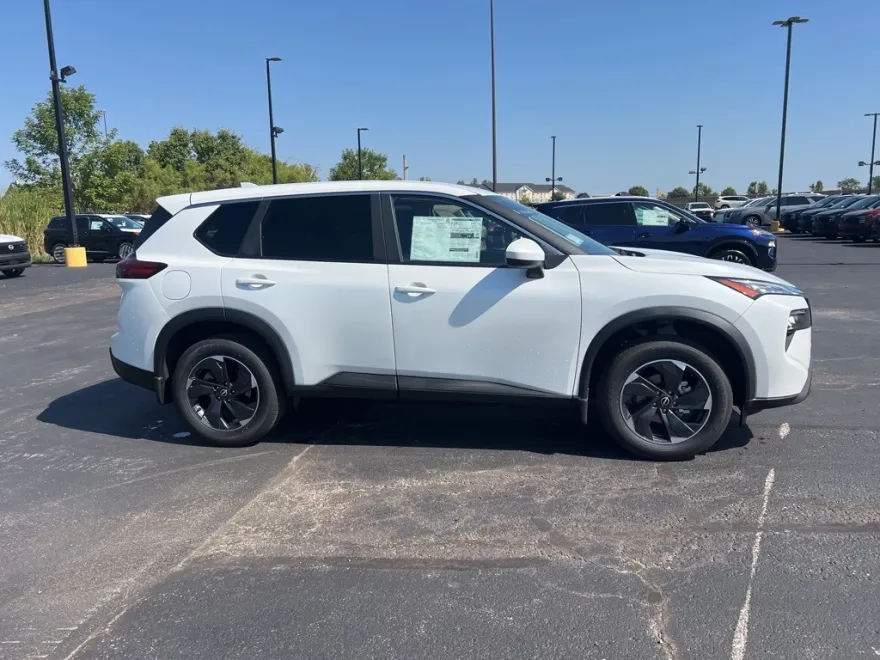 2026 Nissan Rogue SV photo 1