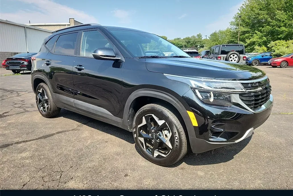 2025 Kia Seltos S photo 1