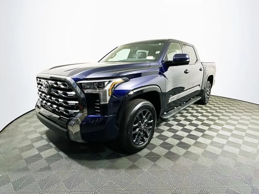 2025 Toyota Tundra Platinum photo 1