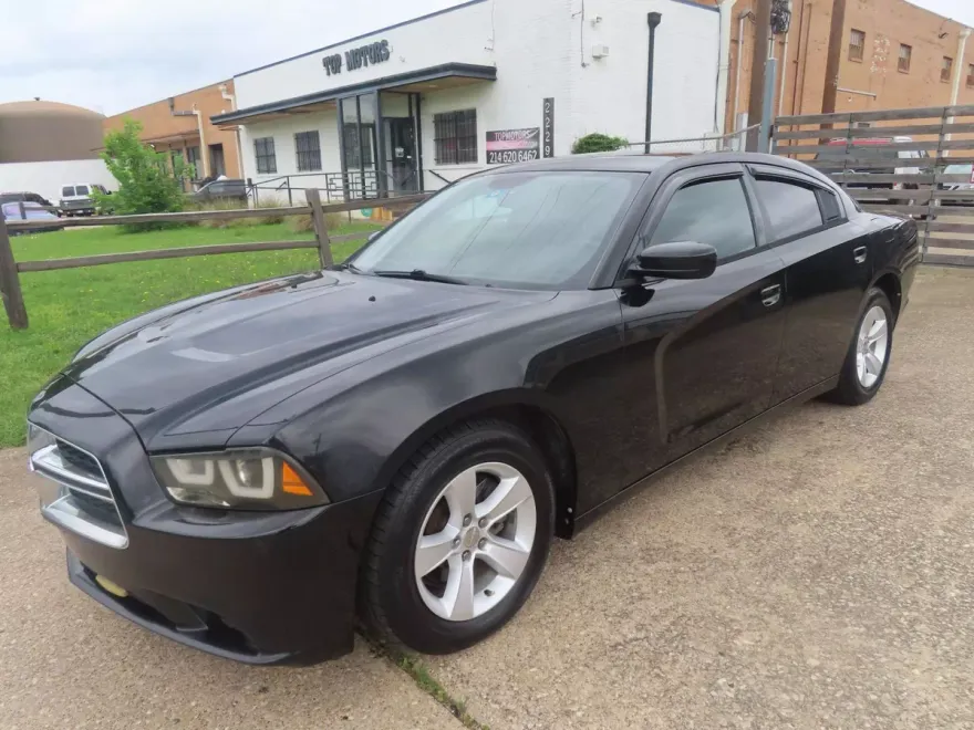 2013 Dodge Charger SE photo 1