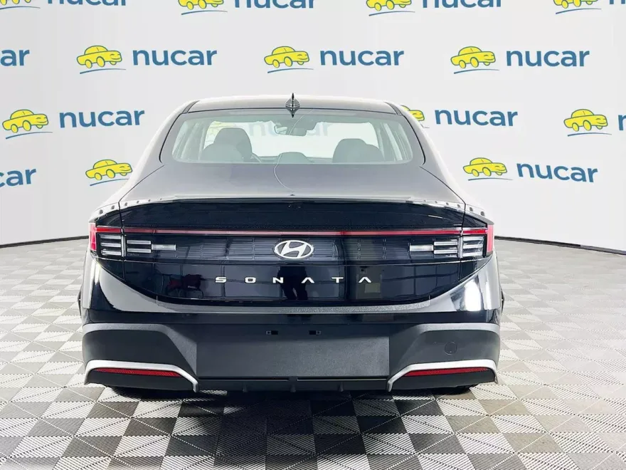 2025 Hyundai Sonata SE photo 1
