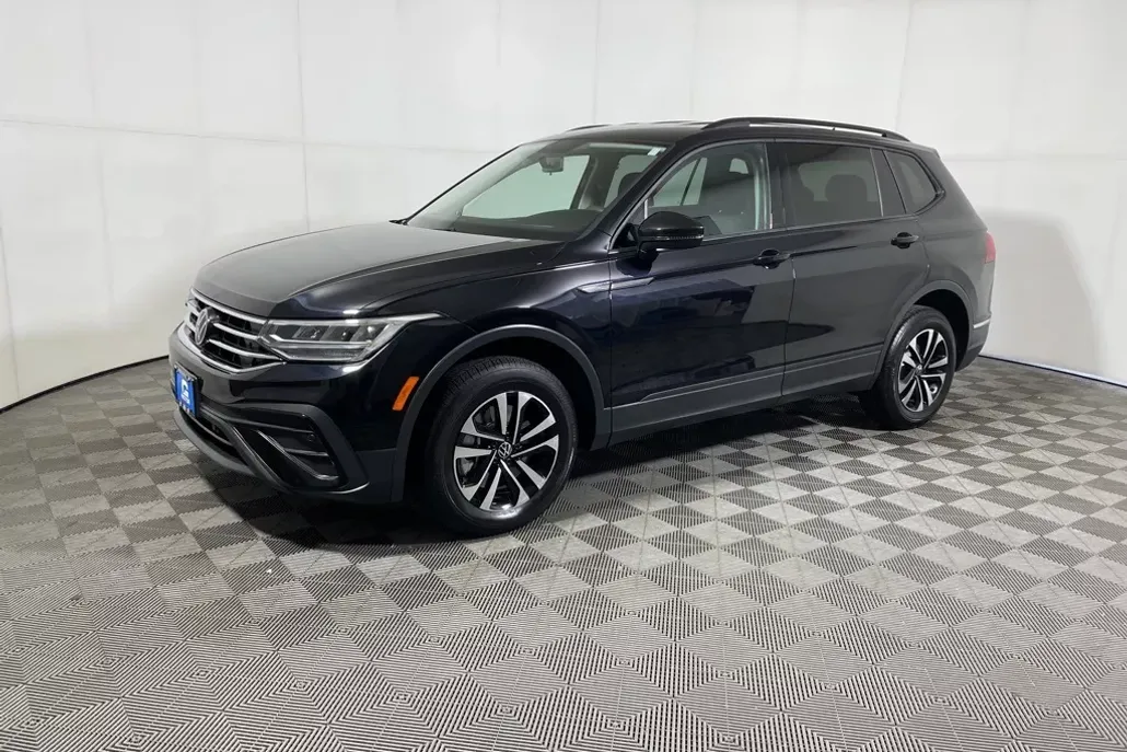 2022 Volkswagen Tiguan S photo 1