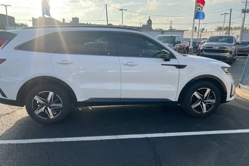 2021 Kia Sorento S photo 1