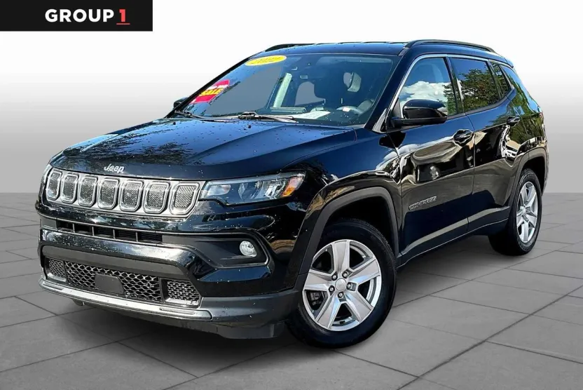 2022 Jeep Compass Latitude photo 1