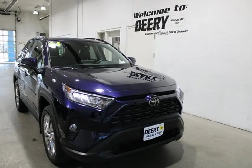 2021 Toyota RAV4 XLE Premium photo 1