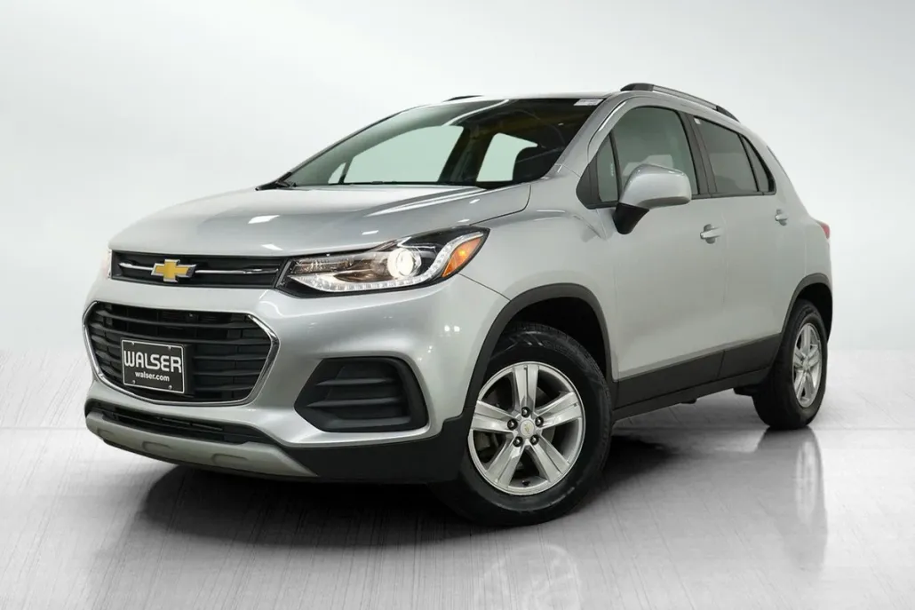 2022 Chevrolet Trax LT photo 1