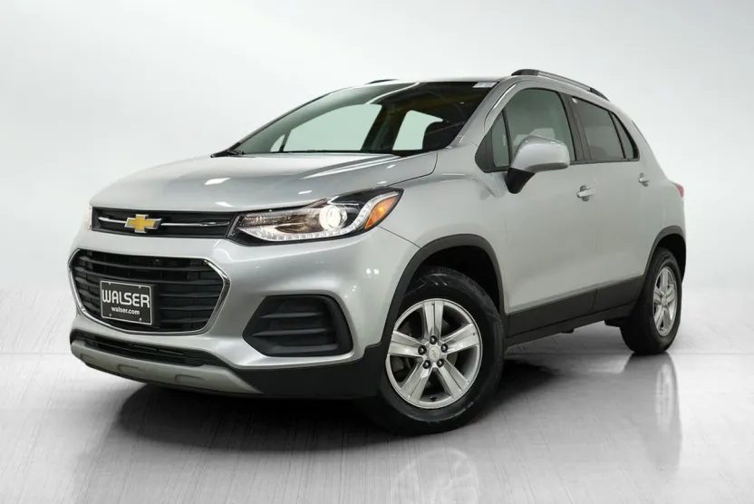 2022 Chevrolet Trax LT photo 1