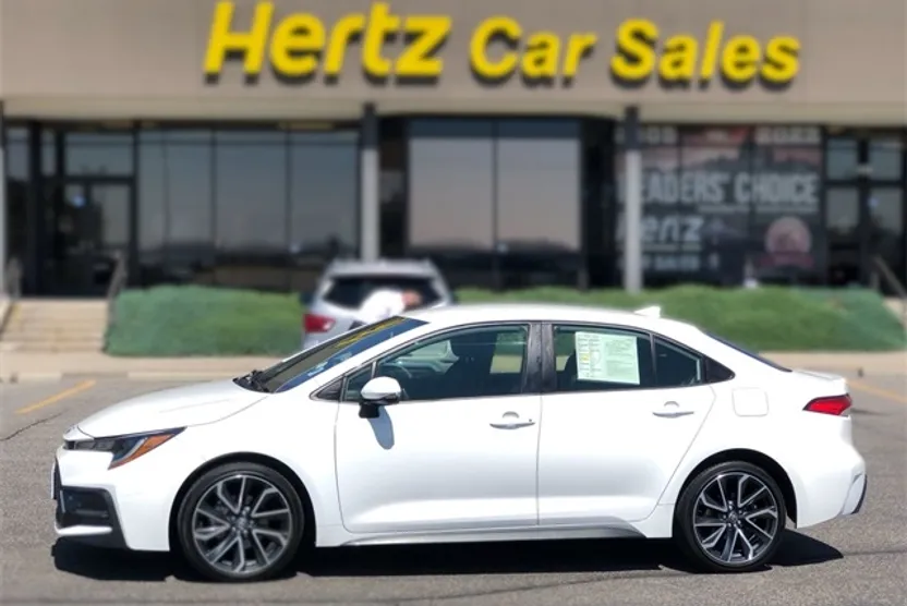 2022 Toyota Corolla SE photo 1