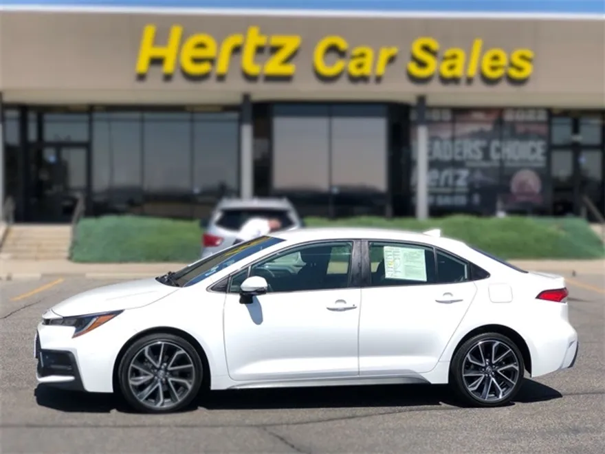 2022 Toyota Corolla SE photo 1