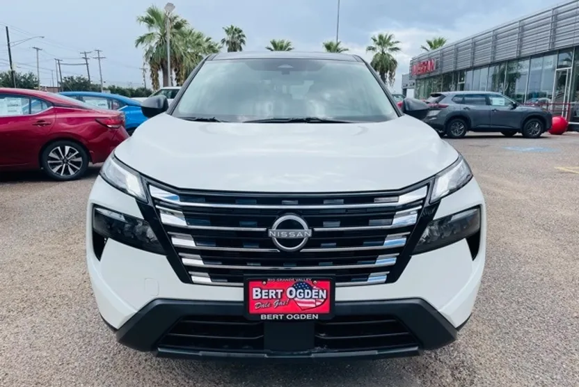 2025 Nissan Rogue S photo 1