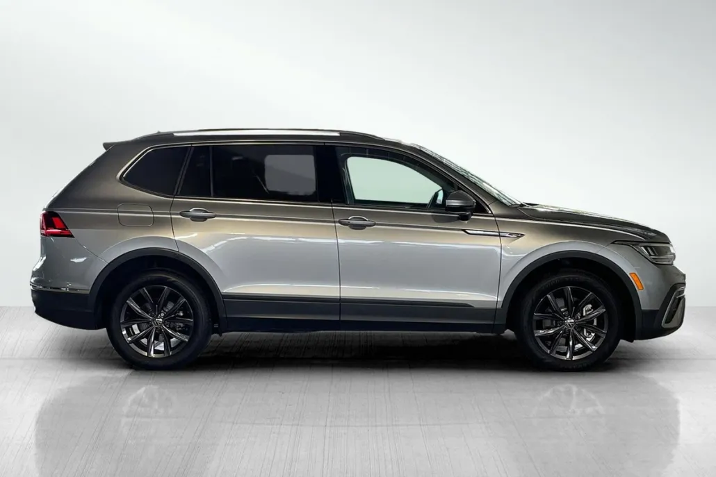 2024 Volkswagen Tiguan SE Wolfsburg Edition photo 1
