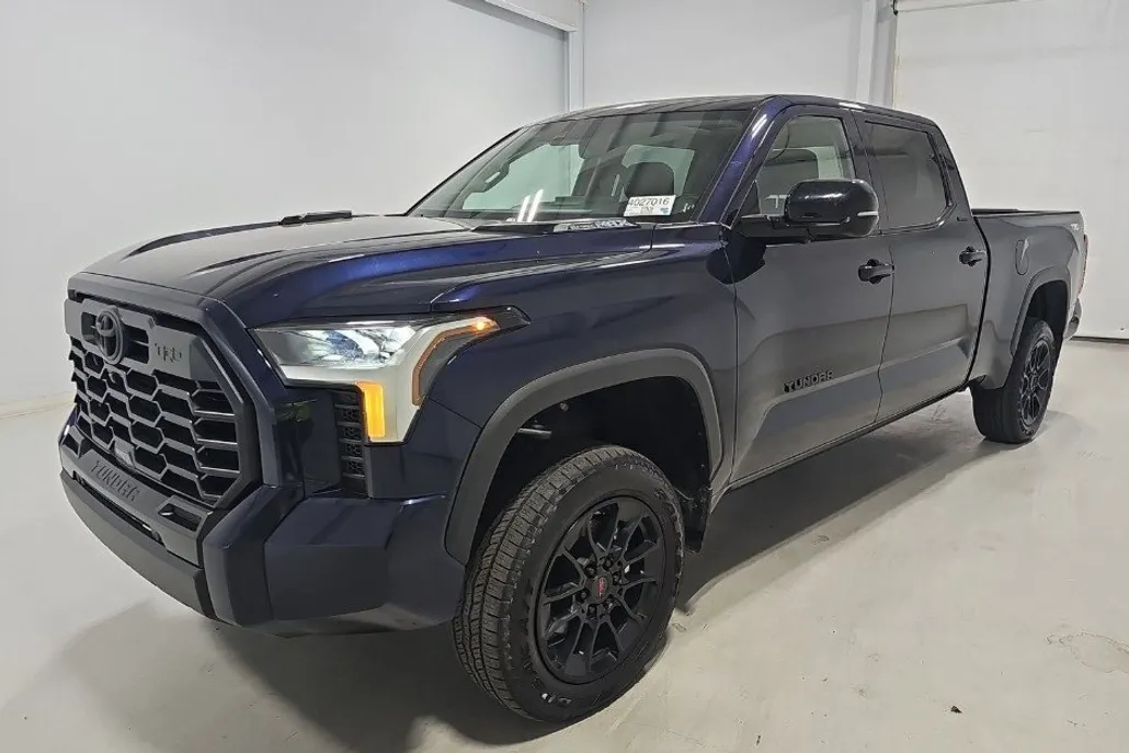 2024 Toyota Tundra Limited CrewMax photo 1