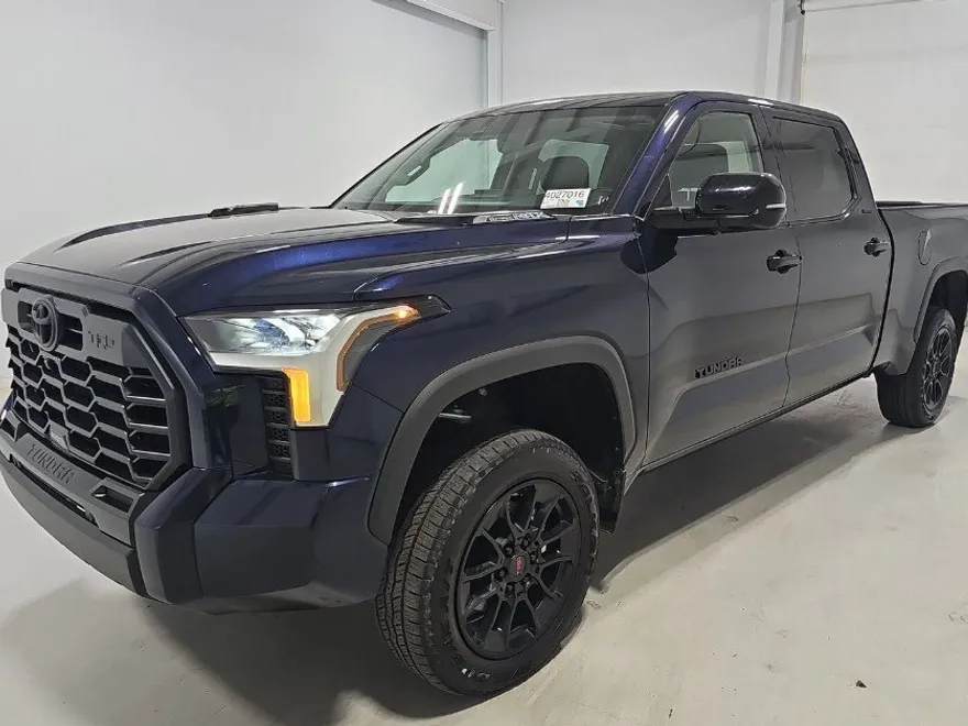 2024 Toyota Tundra Limited CrewMax photo 1
