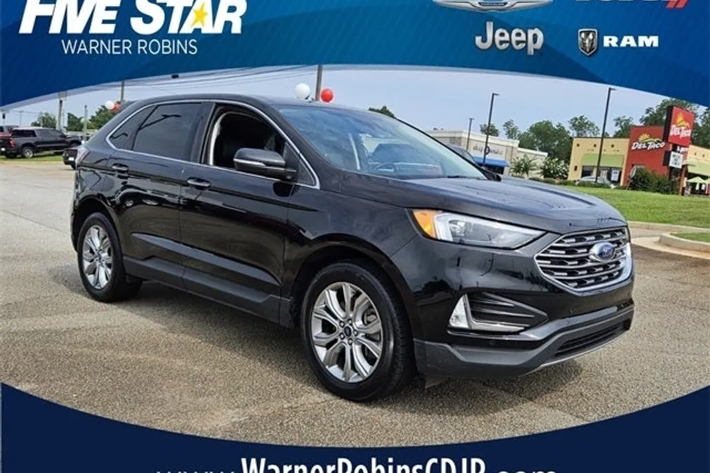 2022 Ford Edge Titanium photo 1