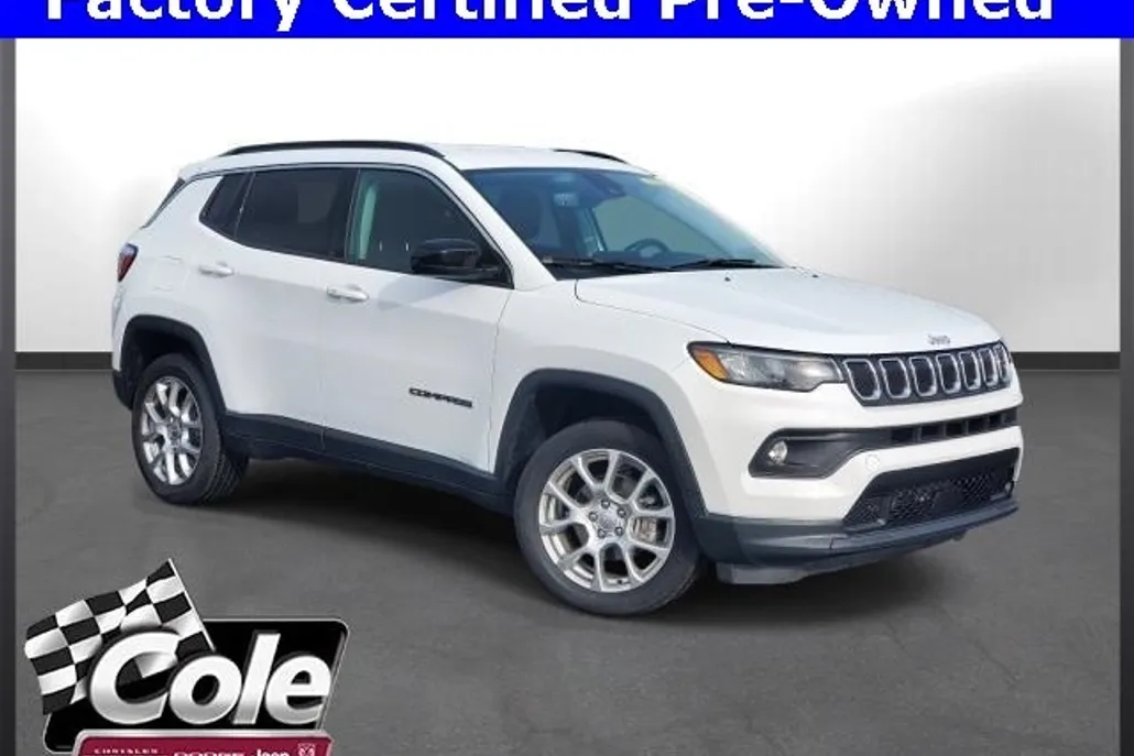 2022 Jeep Compass Latitude Lux photo 1